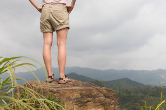 女旅游<strong>享</strong>受美丽的视图茶种植园斯里兰<strong>卡</strong>斯里兰<strong>卡</strong>