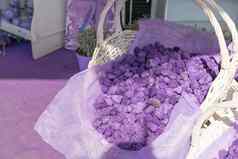 淡紫色石头Sirmione湖加尔达