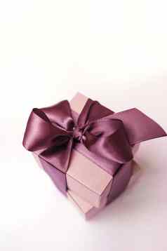 礼物盒子卡夫纸棕色（的）丝带