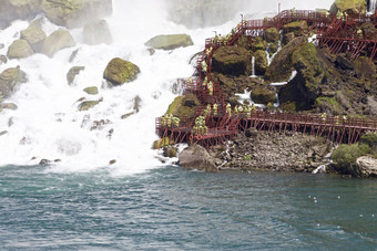 美丽的关闭图像令人惊异的尼亚加拉瀑布一边