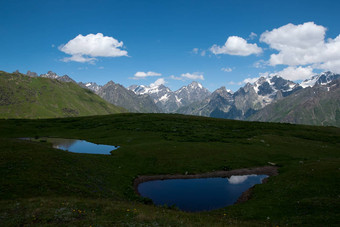 徒步旅行山