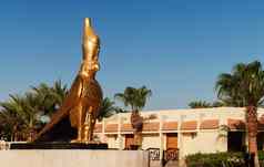 金雕像荷露斯猎鹰领导埃及神
