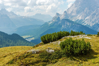 意大利<strong>白云石山脉</strong>风景