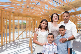 年轻的拉美裔家庭网站内部首页建设框架