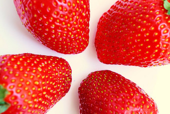 浆果深红色的可食用的水果食物水果植物部分生产红色的草莓草莓白色背沟