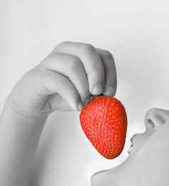浆果孩子消费有创意的吃吃可食用的水果喂养食物水果少年孩子小人植物部分生产草莓年轻人