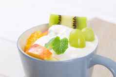 水果沙拉白色酸奶