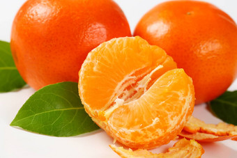 去皮未剥皮的柑橘
