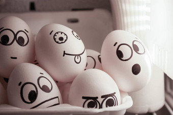 概念流言蜚语脸鸡蛋有趣的冰箱