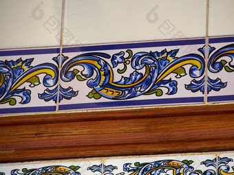 典型的传统的西班牙语陶瓷瓷砖