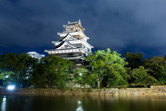 美丽的广岛城堡<strong>日本</strong>晚上