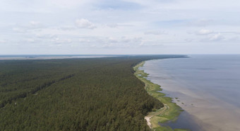 恩古雷拉脱维亚空中视图农村无人机前视图