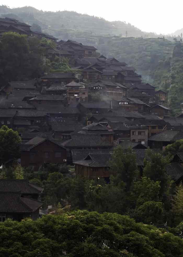 宁静古朴中国乡村木屋山景 乡村舞台