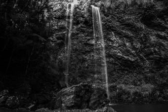 双胞胎瀑布瀑布位于斯普林布鲁克国家公园