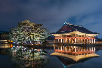 韩国Gyeongbokgung宫晚上首尔南韩国