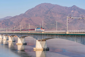 韩国地铁桥汉江首尔南韩国
