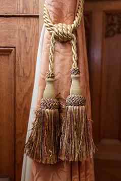 美丽的棕色（的）窗帘绳