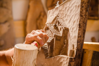 雕塑家手工作木