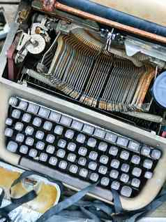 复古的不必要的错误的打字机专业作家设备