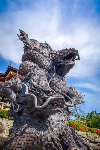 龙雕像前面清水寺寺庙《京都议定书》日本