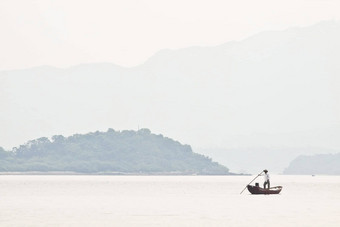 渔夫船海低饱和图片