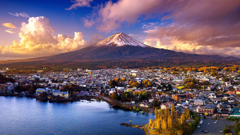 富士山河口湖湖日落秋天季节富士山山手日本