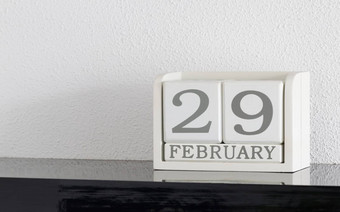 白色块日历现在日期月2月