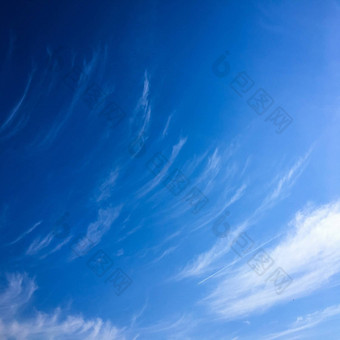美丽的<strong>蓝色</strong>的天空云背景天空云天气自然云<strong>蓝色</strong>的<strong>蓝色</strong>的天空云太阳