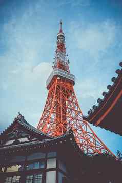 东京塔传统的寺庙日本