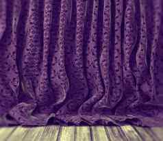 紫色的花窗帘背景