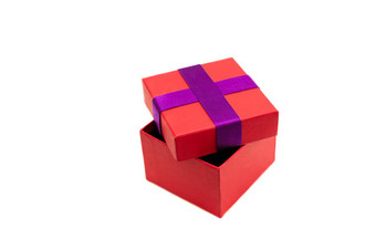 孤立的红色的紫色的现在盒子