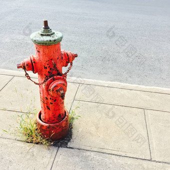 红色的火<strong>消火栓</strong>城市街