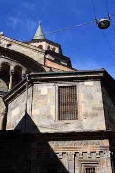教堂塔贝尔贝加莫伦巴第意大利