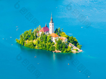 巴洛克式的教堂假设圣玛丽流血岛湖流血朱利安阿尔卑斯山脉斯洛文尼亚欧洲空中视图