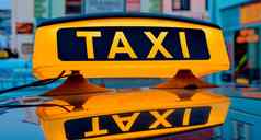 基斯出租车标志屋顶出租车车城市