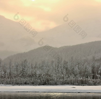 山雪日落