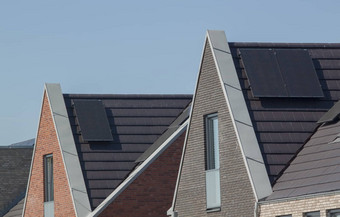 太阳能面板屋顶