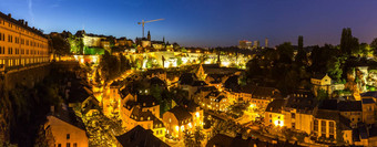 卢森堡城市晚上全景