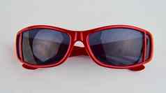 时尚的红色的太阳镜孩子们眼睛眼镜白色背景