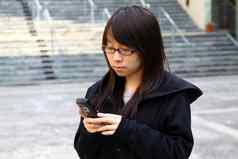 亚洲女人发短信消息电话