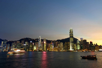 在香港香港晚上视图维多利亚港口