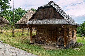 木房子古老的工具农村人