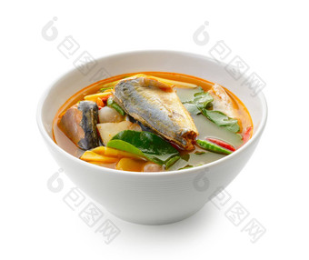 辣的<strong>沙丁鱼</strong>鱼汤姆百胜泰国食物风格白色使用