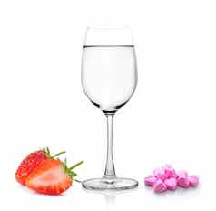 玻璃水草莓药片孤立的白色使用