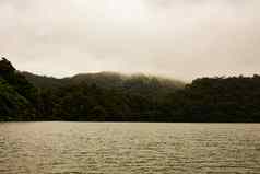 杜马格特黑人菲律宾2月山湖泊双胞胎