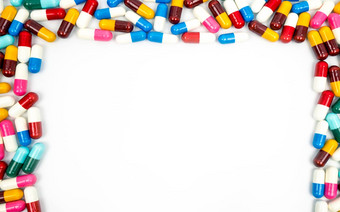 色彩斑斓的抗生素胶囊药片孤立的白色背景复制空间药物电阻概念抗生素药物合理的全球医疗保健概念药店背景制药行业
