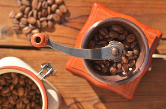 手工制作的咖啡磨床大咖啡豆子