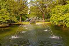 城堡公园喷泉观赏花园