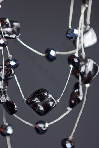 手工制作的珠宝使珠子宏项链黑色的珠子项链石头