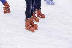 人冰滑冰